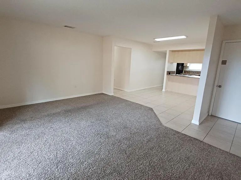 280 Ulster Ln — Photo 3