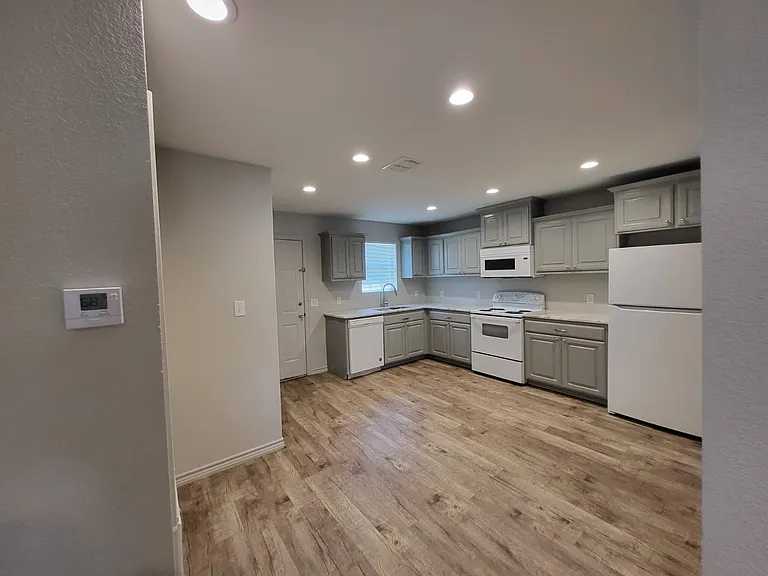 120 Hickory St #A — Photo 9