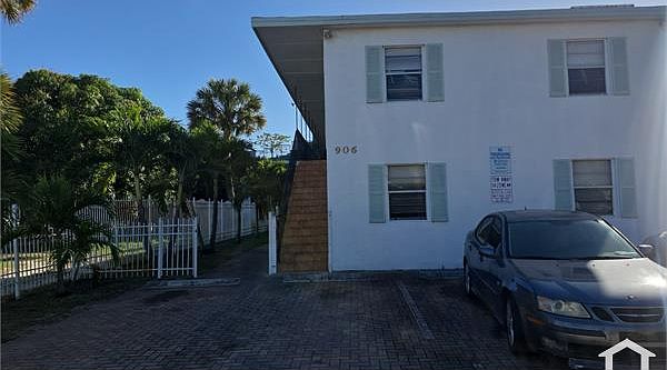 1st image of 906 2nd St APT 5