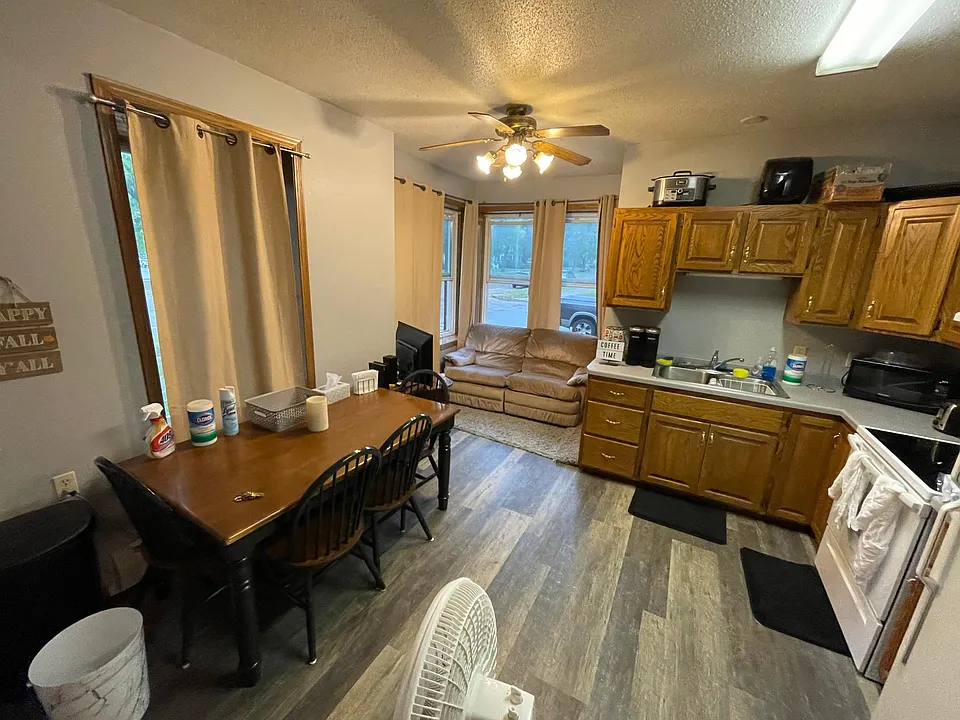 451 W Wabasha St #1