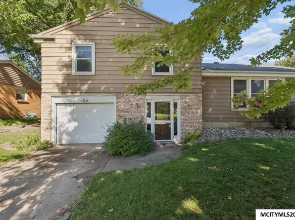 1304 2nd St NW, Mason City, IA 50401