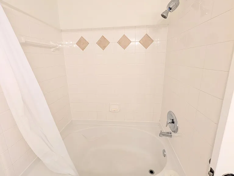 3210 Myrtlewood Cir E — Photo 11