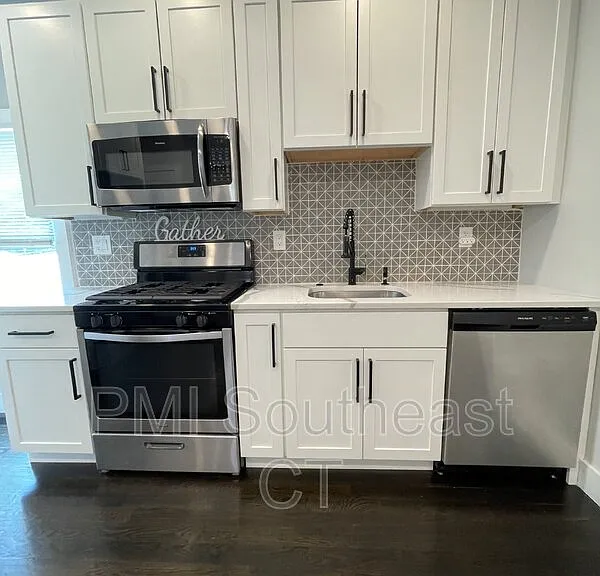 5 Hunters Rd #1 — Photo 3