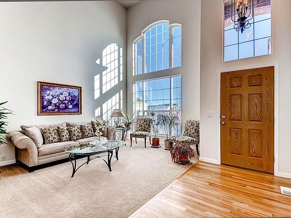 Cheerful Formal Living Room