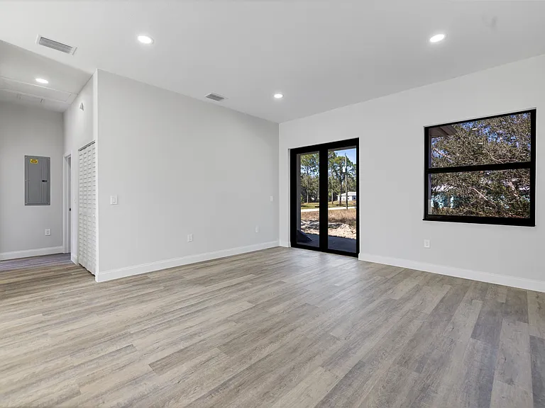 1103 Meadow Rd — Photo 10