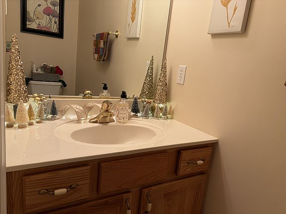 5th image of 465 Oak Tree Blvd NW #465
