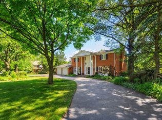 3 Devonshire Dr, Oak Brook, IL 60523