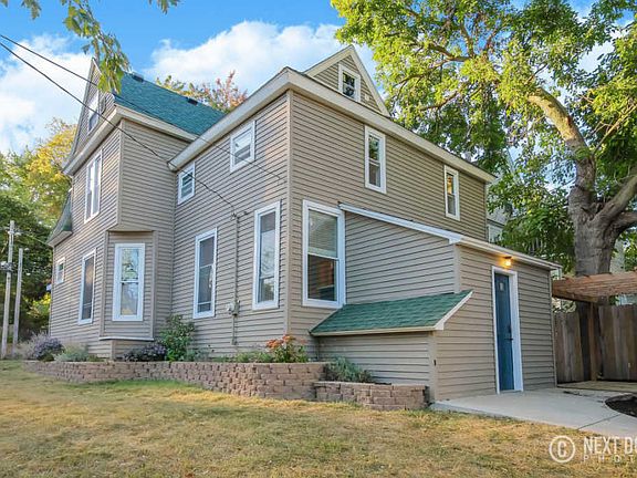5th image of 154 Benjamin Ave SE