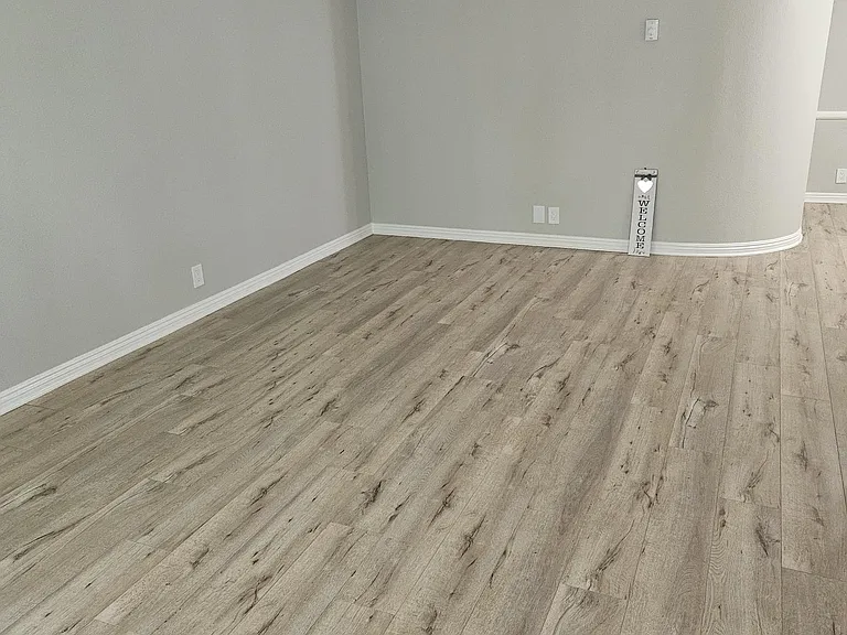 Malibu Apartments — Photo 15