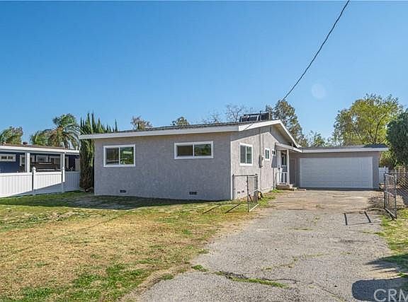 4th image of 17715 Seville Ave