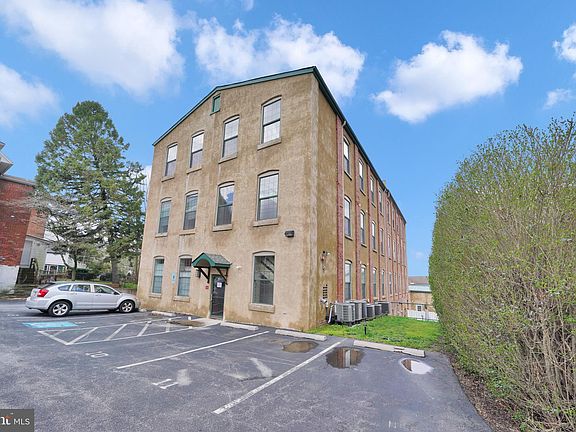 2nd image of 541 Washington Ave APT 402