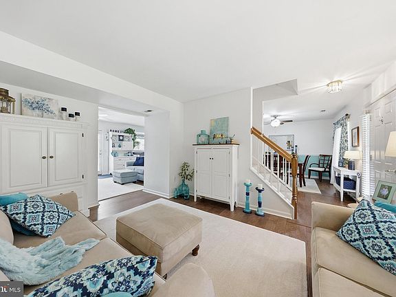 4th image of 105 New Castle Ct
