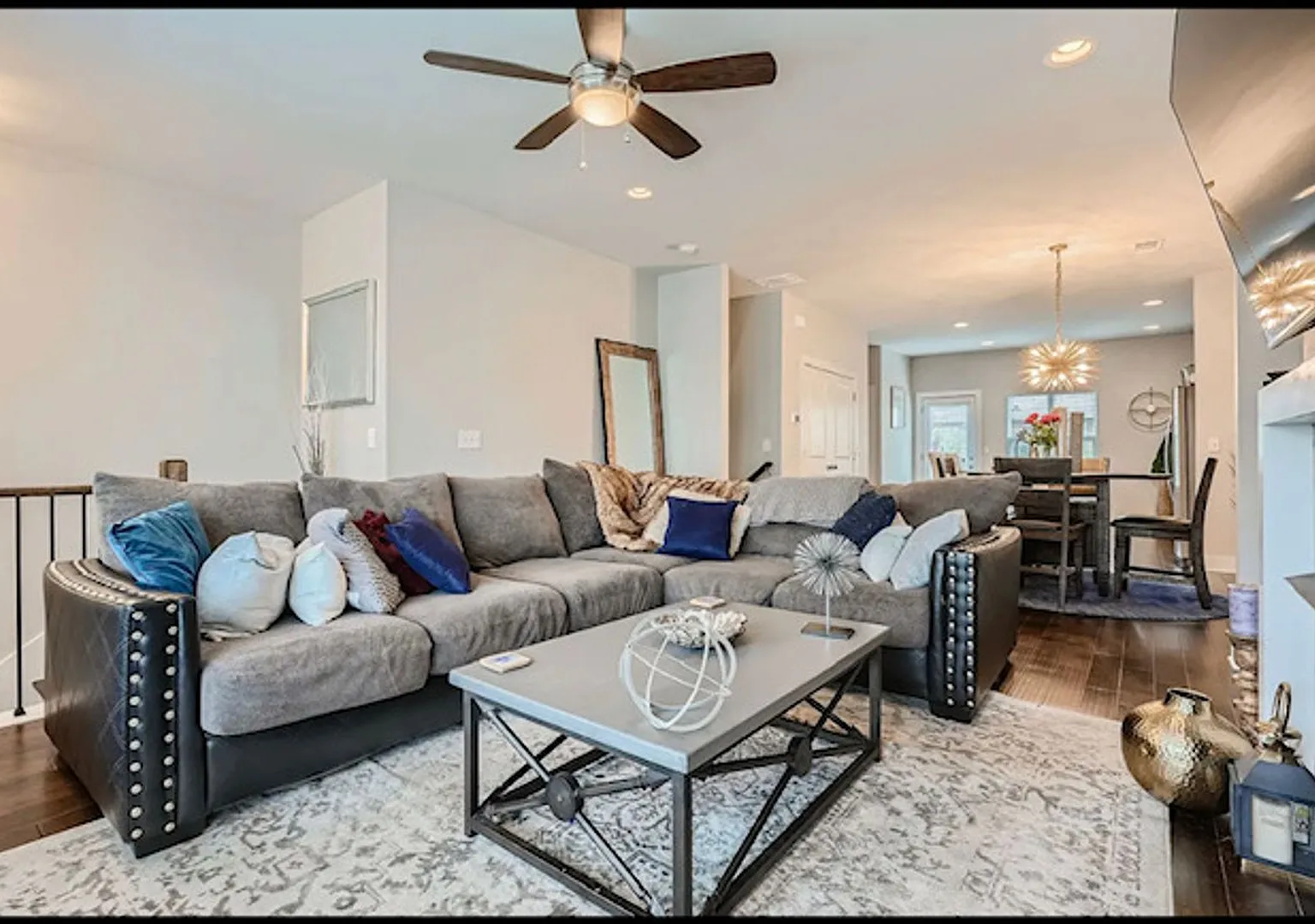All The Exceptional Comforts of Home — Photo 4