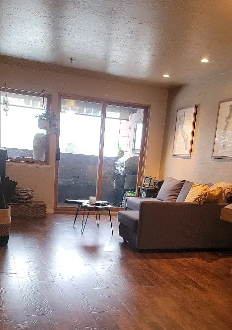 2 bed, 858 sqft, $2,200 — Photo 4