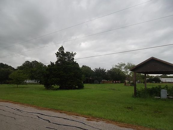 4th image of 1111 Raven Ln