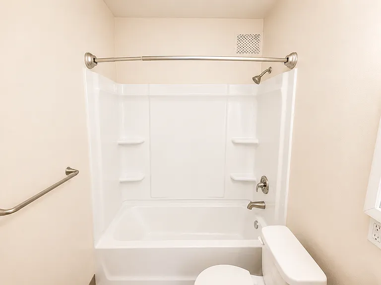 Town Manor Apartments — Photo 22