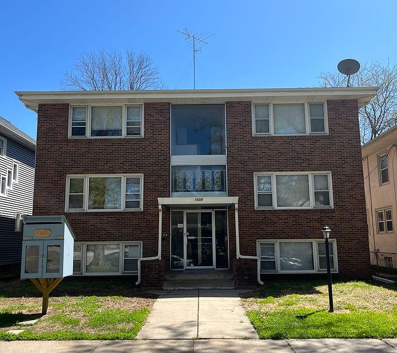 1st image of 1609 D St APT 4