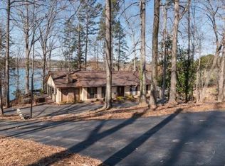 300 Lakeside Dr, Seneca, SC 29672