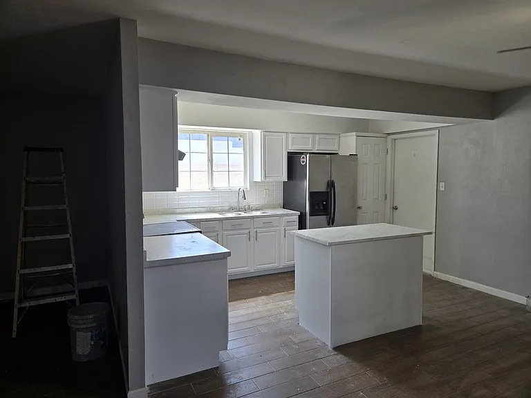 7827 W Amelia Ave — Photo 8