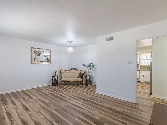 5th image of 301 Westview Dr