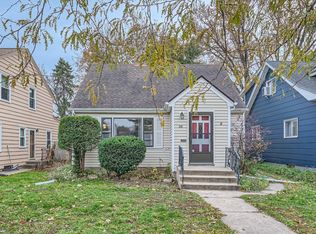 988 Orange Ave E, Saint Paul, MN 55106