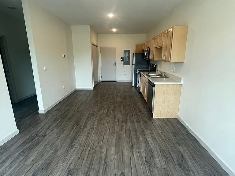 101 Main St S #213 — Photo 4