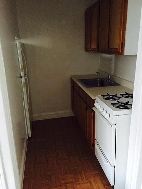 2nd image of 1414 W Pratt Blvd APT 102