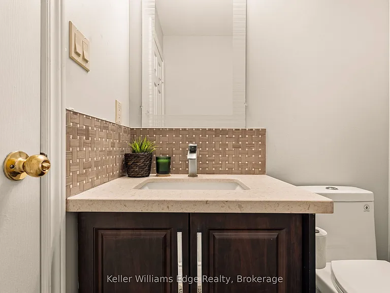 6760 Dillingwood Dr — Photo 17