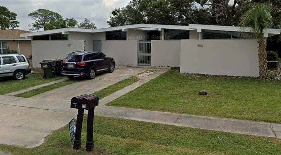 5715 Gallatin Ln