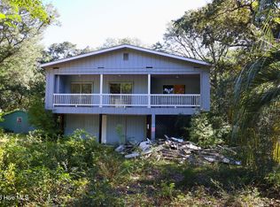 116 SW 6th St, Oak Island, NC 28465