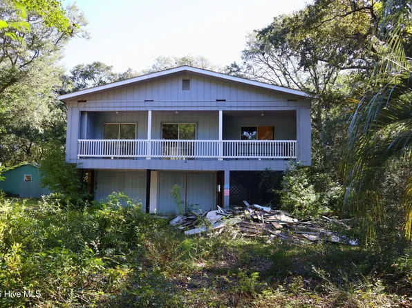 116 SW 6th Street, Oak Island, NC 28465