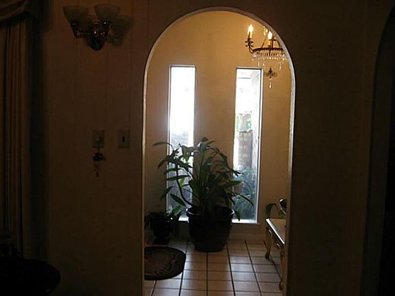 4th image of 1934 Westwood Dr