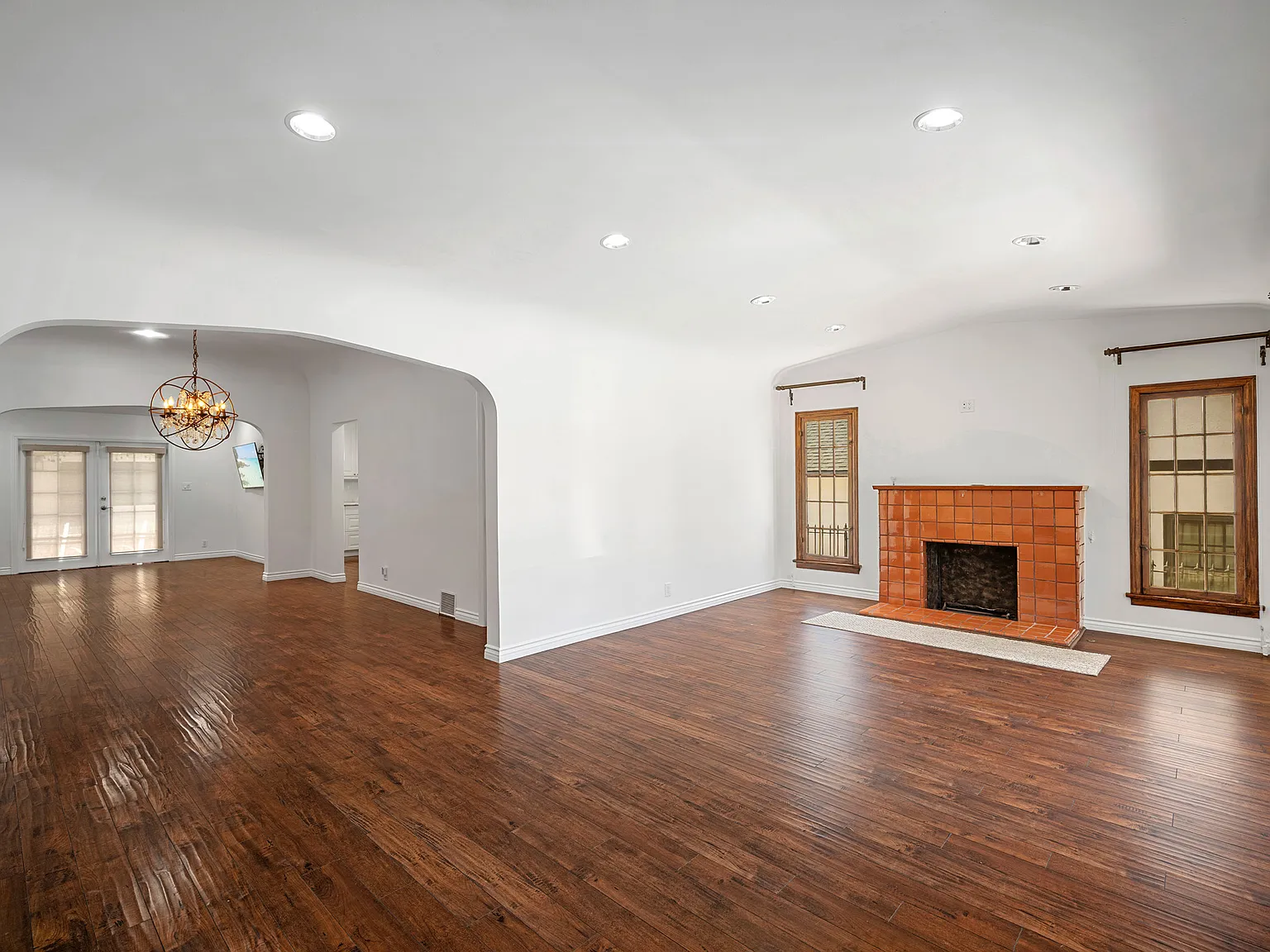 3 bed, 2318 sqft, $7,000 — Photo 3