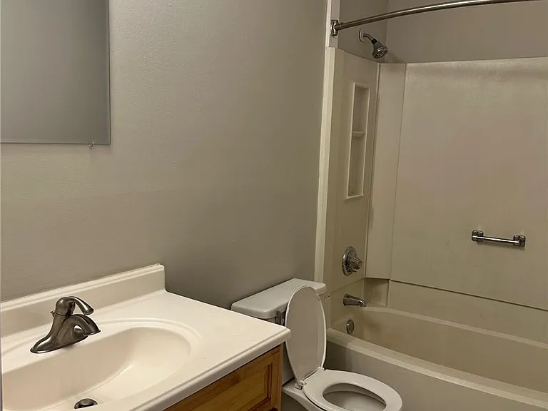 6915 Skyhawk Dr — Photo 11