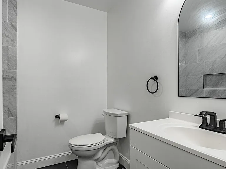 239 Smallwood Ct #239 — Photo 8