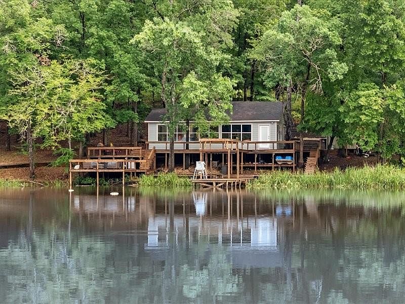 1st image of 110 Caddo Dr