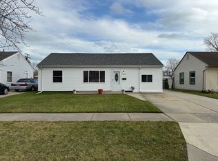 26254 Waldorf St, Roseville, MI 48066