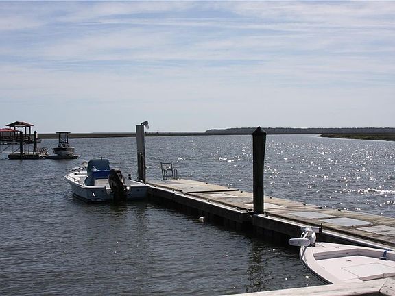 2nd image of 1106 Shell Point Rd N #6