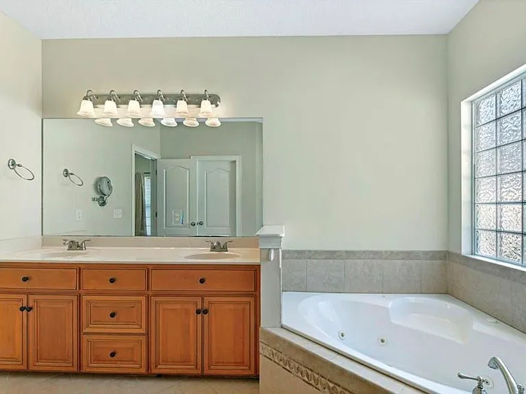 105 Shadow Wood Bnd — Photo 9
