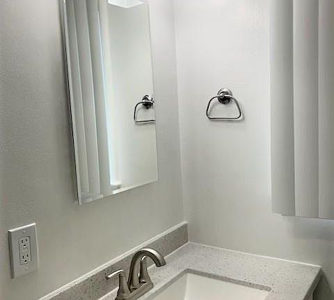 5th image of 970 Alice Ln #4