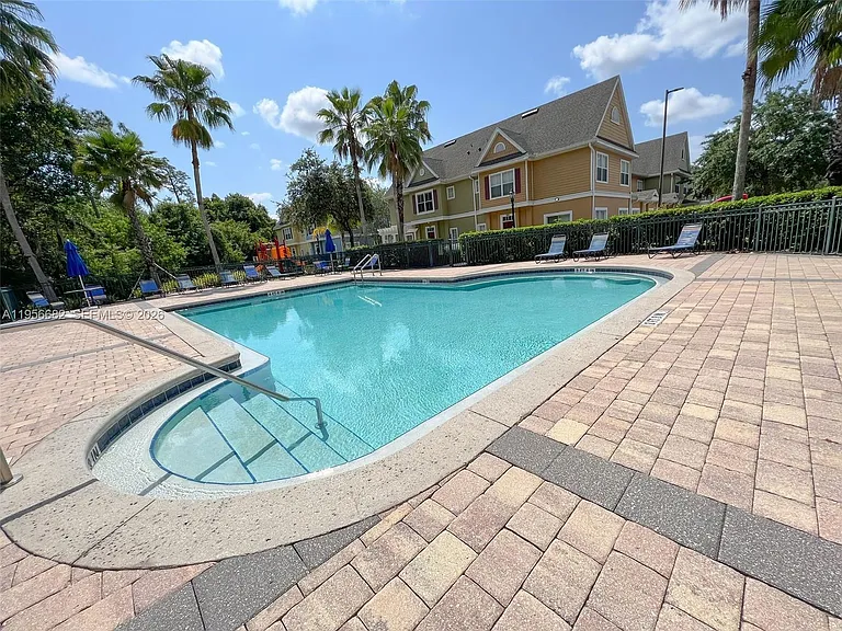 4003 Santa Maria Dr #101 — Photo 18