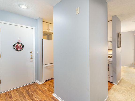 2nd image of 7520 Cahill Rd APT 203A