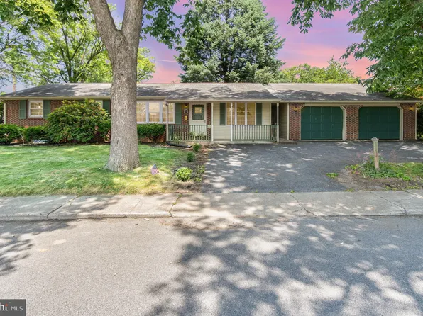 413 Schoolhouse Ln, Shippensburg, PA 17257