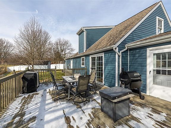 3rd image of 9538 Glencairn Ln
