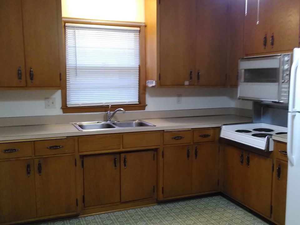 1st image of 742 Idaho Ave E