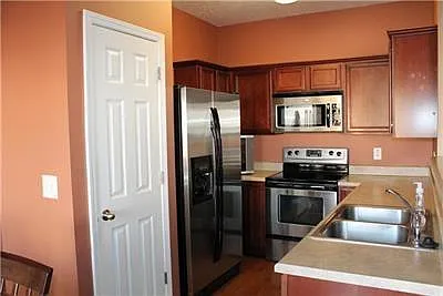 8251 Rossi Rd — Photo 2