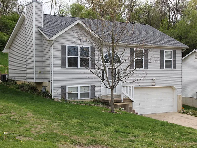 127 Fenton Xing — Photo 2