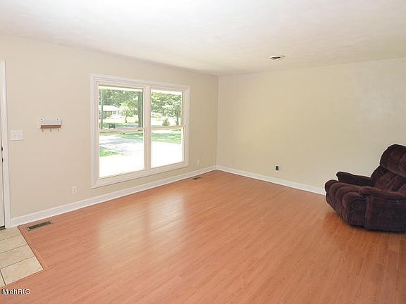 4th image of 34030 1st St