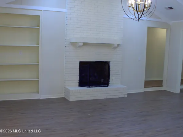 4649 Old Lake Rd, Jackson, MS 39212