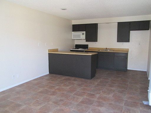 2nd image of 11800 White Ave APT 03